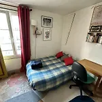 Cozy & Authentic Stay In The Heart Of Paris