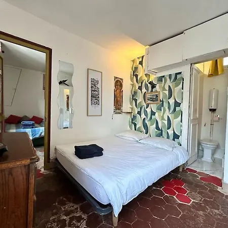 Apartment Cozy & Authentic In The Heart Of Paris