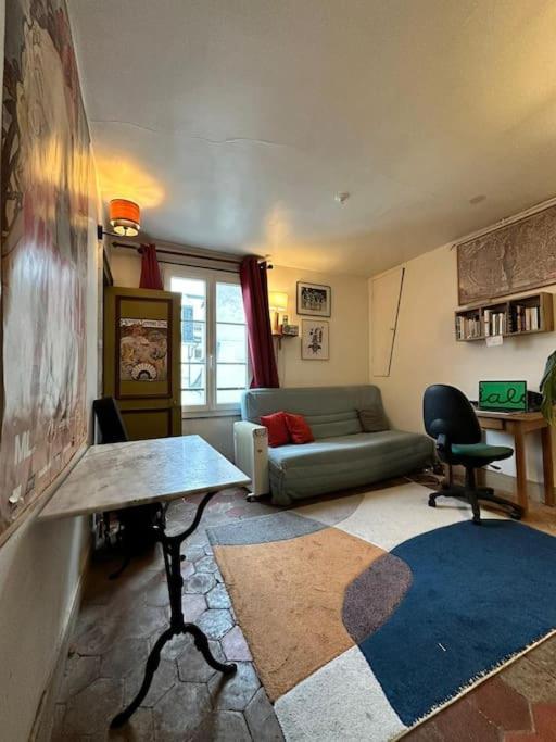 Apartment Cozy & Authentic In The Heart Of